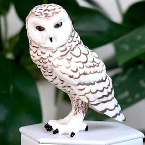 Snowy Owl Figurine -‎ Hand Painted & Collectible Wildlife Toy Action Figure